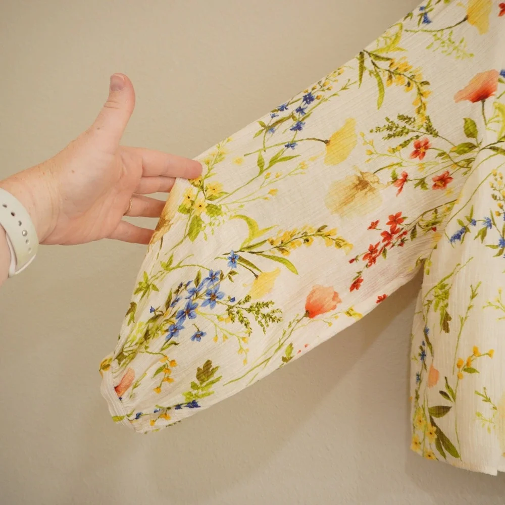 DR2 by Daniel Rainn Large  Floral Button Down Blouse Lantern Sleeve Cream Lovely